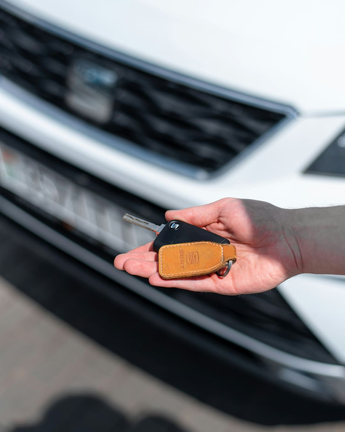 Remise des clés d'une autre voiture d'occasion